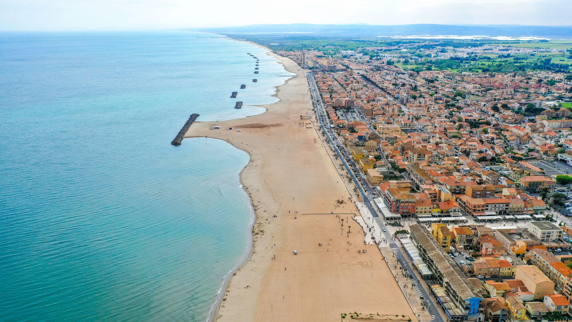 survol des plages de Valras plage sur la côte héraultaise dans