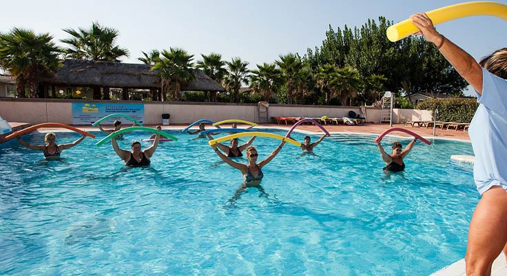 S&eacute;ance d'aquagym dans la piscine du camping La Plage et le Bord de Mer
