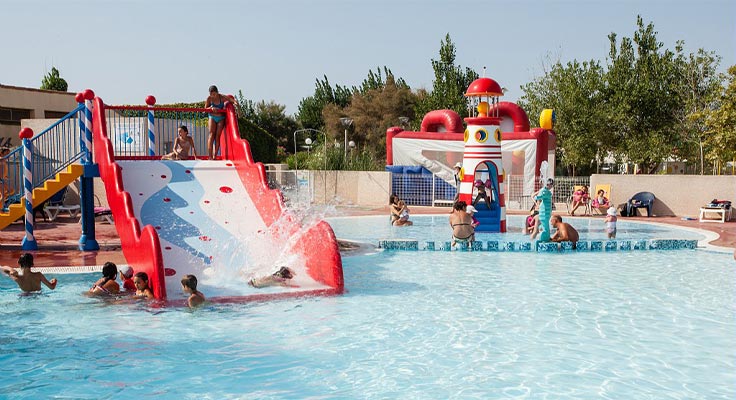 Aire de jeux aqualudique du camping La Plage et le Bord de Mer