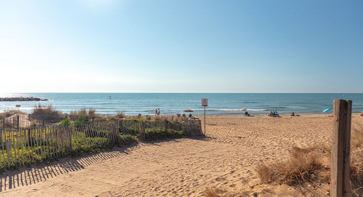 Camping en bord de mer pr&egrave;s de S&eacute;rignan