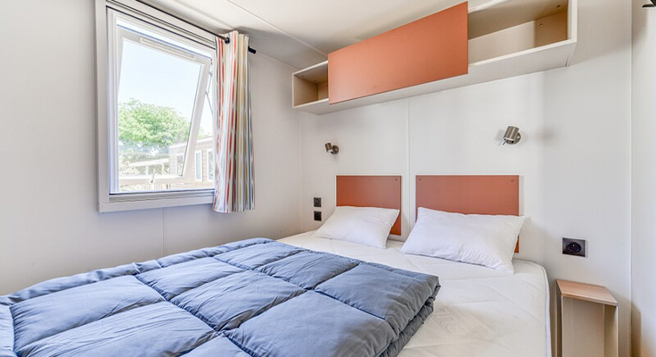 Chambre lit double mobil-home Comfort