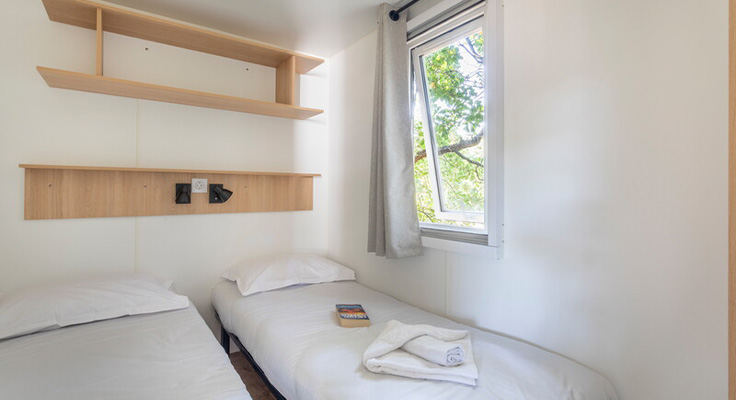 Chambre lits simples mobil-home Premium